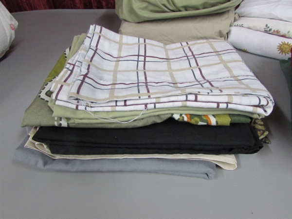 COMFORTER AND SHEETS