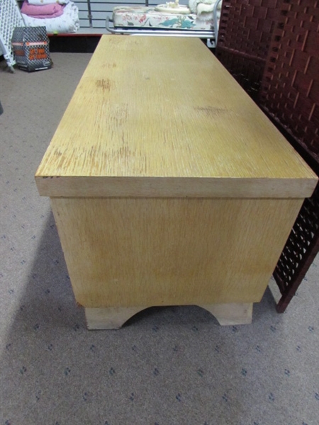 LANE CEDAR CHEST