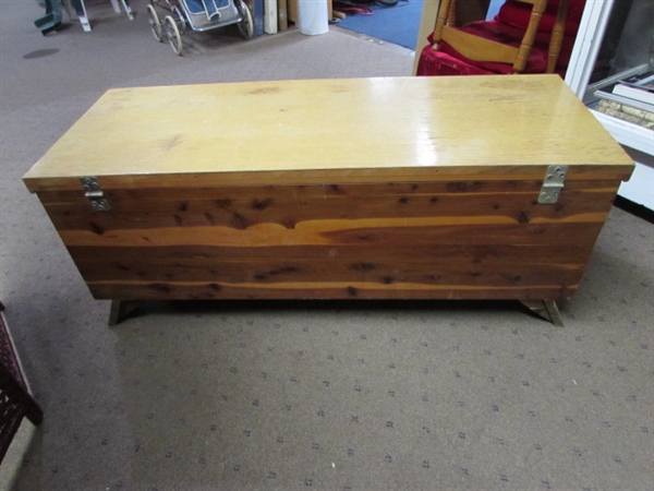LANE CEDAR CHEST