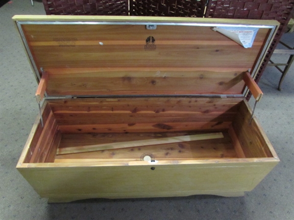 LANE CEDAR CHEST