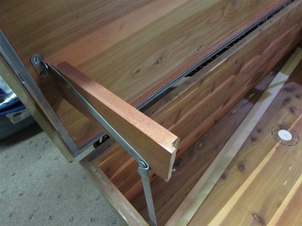 LANE CEDAR CHEST