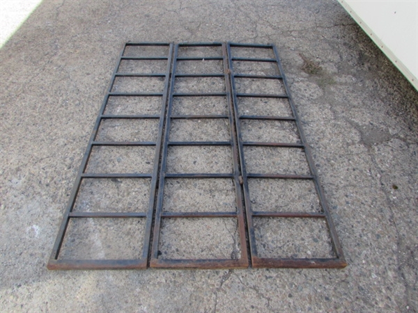 LOAD YOUR FOUR WHEELER WITH THIS TRI-FOLD RAMP