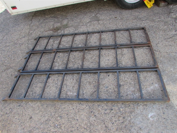 LOAD YOUR FOUR WHEELER WITH THIS TRI-FOLD RAMP