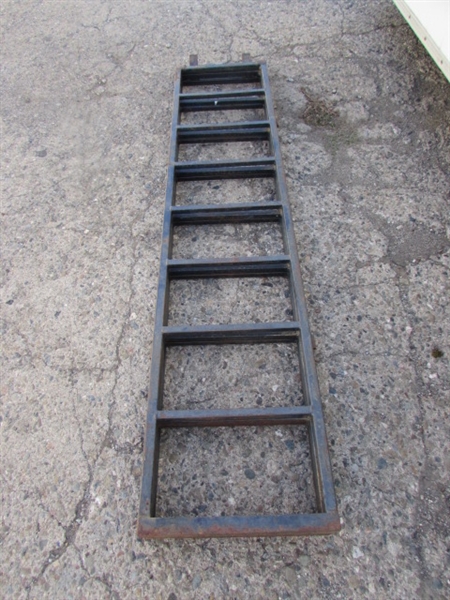 LOAD YOUR FOUR WHEELER WITH THIS TRI-FOLD RAMP