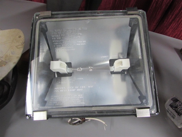 ROUTER TABLE/HALOGEN LAMPS & 8 FAN