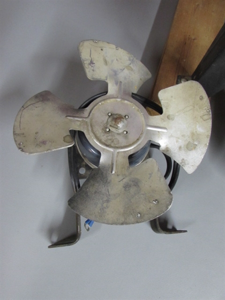 ROUTER TABLE/HALOGEN LAMPS & 8 FAN
