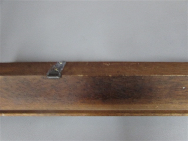 KNICK KNACK SHELVES