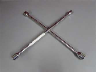 TEAM MECHANIX LARGE LUG WRENCH