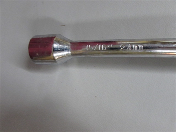 TEAM MECHANIX LARGE LUG WRENCH