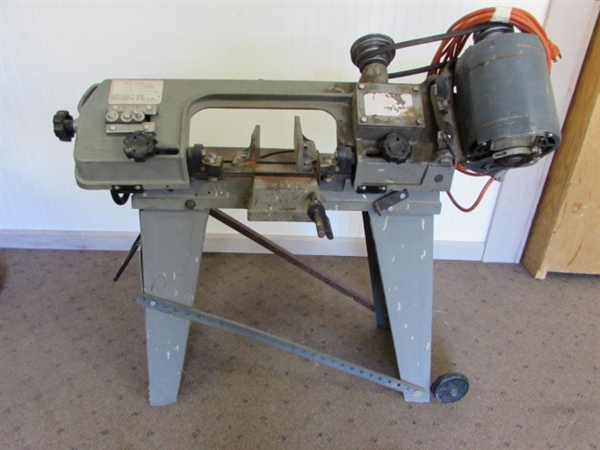 HORIZONTAL METAL CUTTING BAND SAW