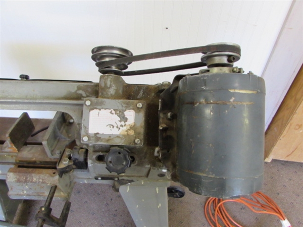 HORIZONTAL METAL CUTTING BAND SAW
