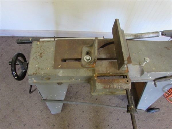 HORIZONTAL METAL CUTTING BAND SAW