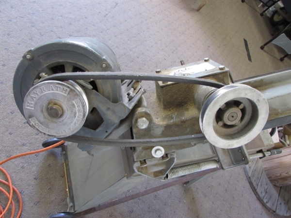 HORIZONTAL METAL CUTTING BAND SAW