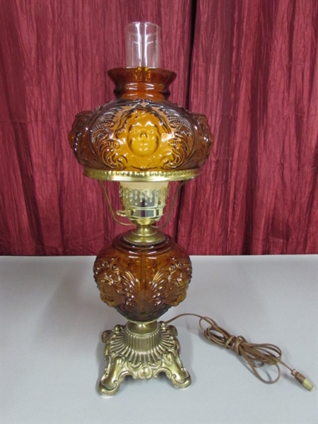 VINTAGE FENTON AMBER GLASS LAMP