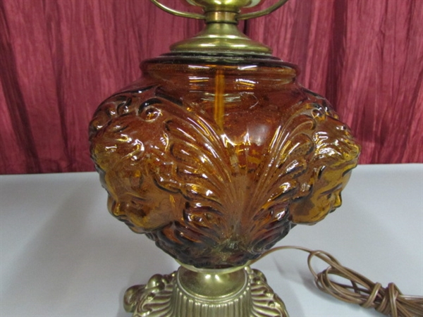VINTAGE FENTON AMBER GLASS LAMP