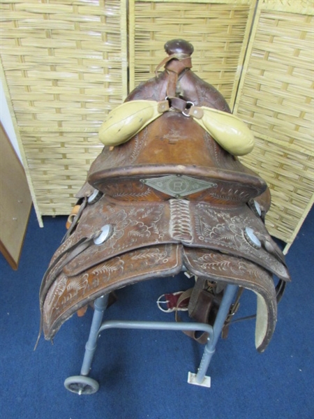 LEE ROBINSON SADDLE