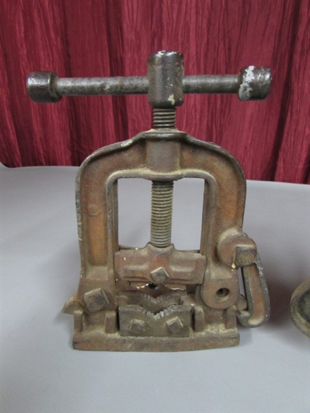 TWO PIPE VISES & OUTDOOR SHOWER?