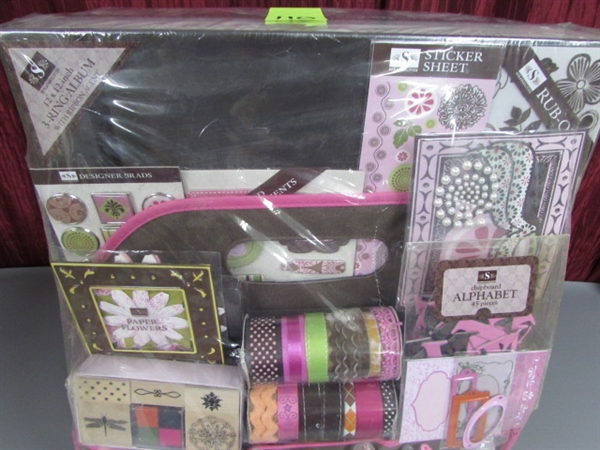 NEW SCRAPBOOKING SET
