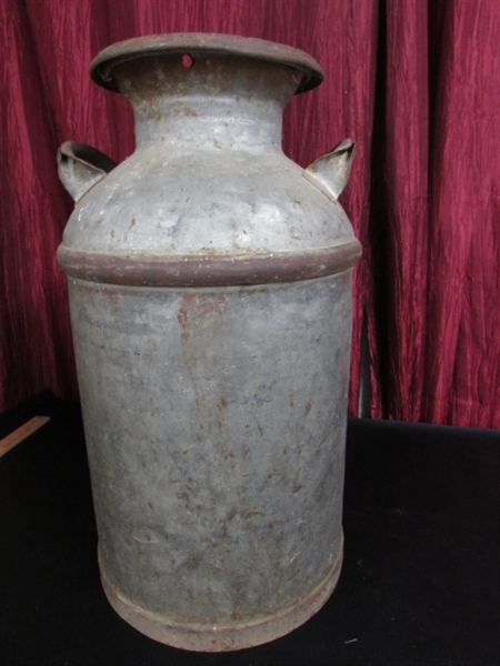 VINTAGE 10 GALLON MILK CAN