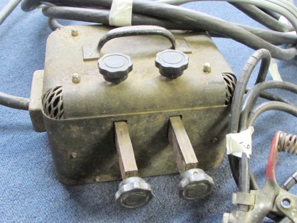 VINTAGE ROYAL ARC ELECTRIC WELDER