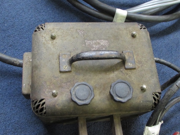 VINTAGE ROYAL ARC ELECTRIC WELDER
