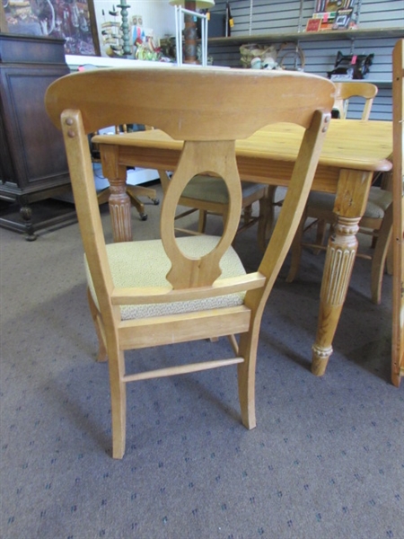 RUSTIC PINE DINING TABLE W/4 CHAIRS