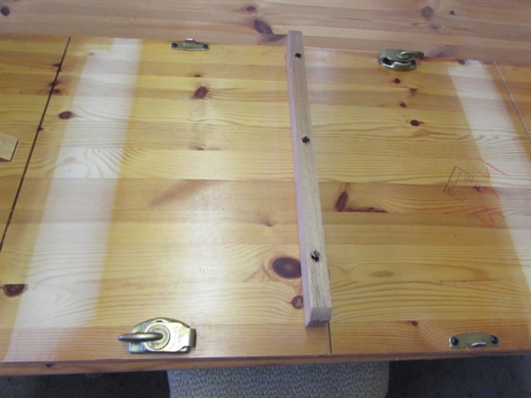 RUSTIC PINE DINING TABLE W/4 CHAIRS