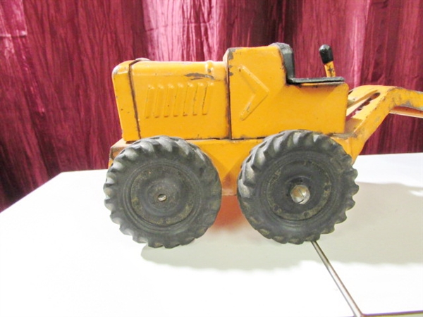 VINTAGE METAL TOY GRADER