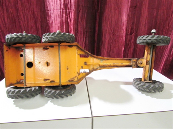 VINTAGE METAL TOY GRADER