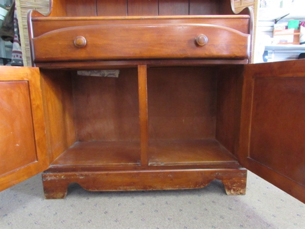 SMALL WOOD HUTCH