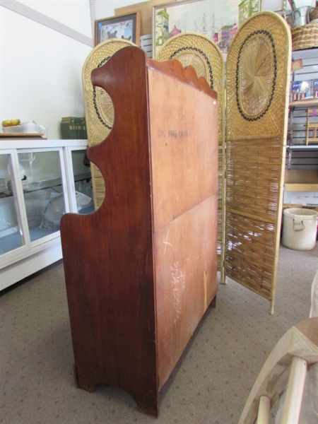 SMALL WOOD HUTCH