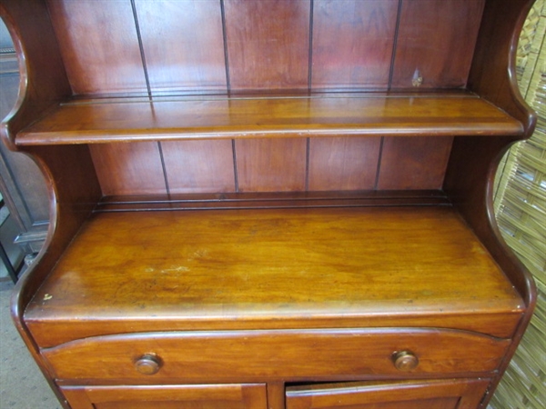 SMALL WOOD HUTCH