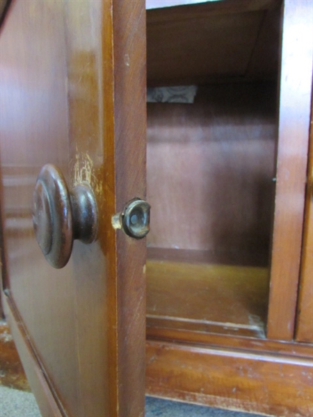 SMALL WOOD HUTCH