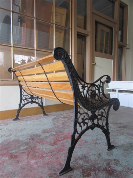 NICE HEAVY CAST IRON & WOOD SLAT BENCH