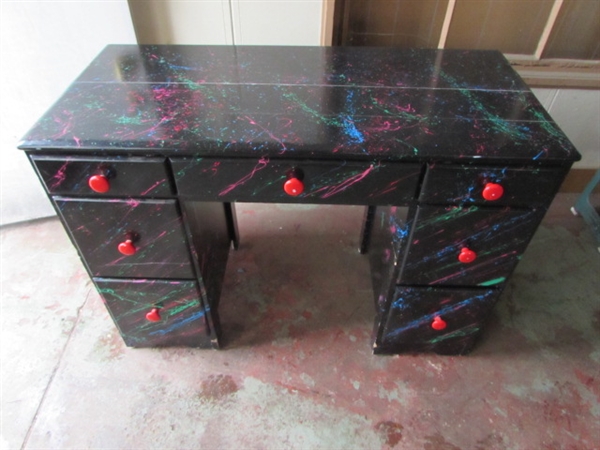 PAINT SPLATTER DESK