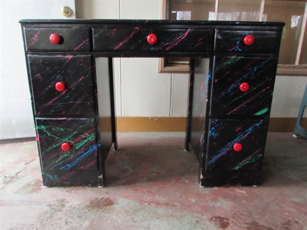 PAINT SPLATTER DESK