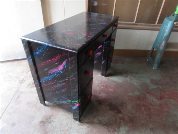 PAINT SPLATTER DESK