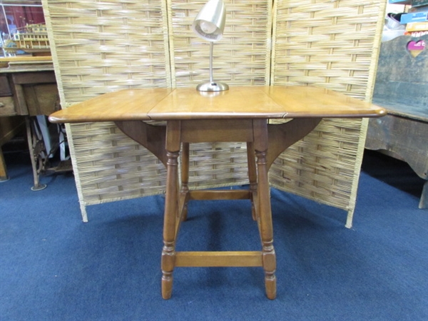 SMALL WOODEN DROP LEAF TABLE & LAMP