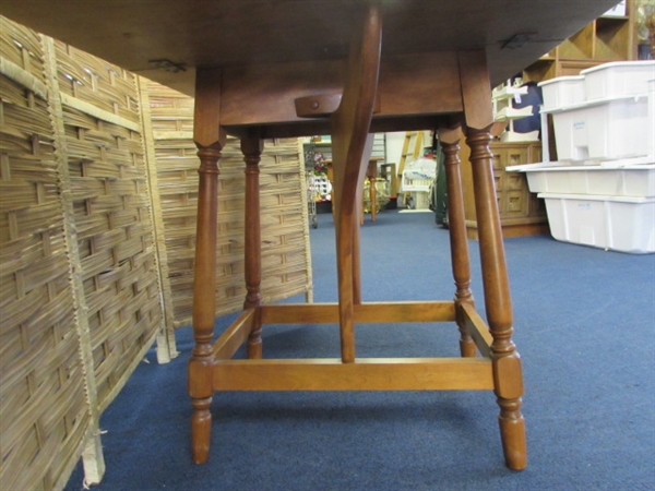 SMALL WOODEN DROP LEAF TABLE & LAMP