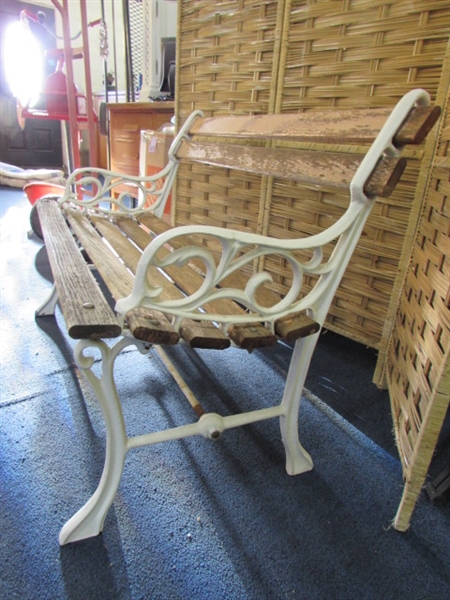 SMALL METAL FRAME BENCH