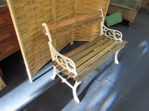 SMALL METAL FRAME BENCH