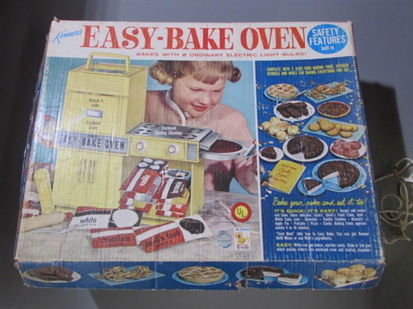 VINTAGE KENNER'S EASY BAKE OVEN