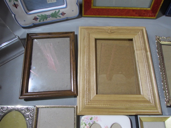 PICTURE FRAMES