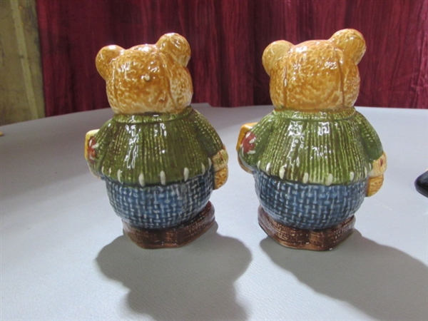 SALT AND PEPPER SHAKERS