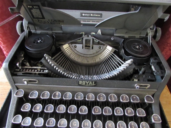 VINTAGE ROYAL TYPEWRITER WITH ROLLING TABLE