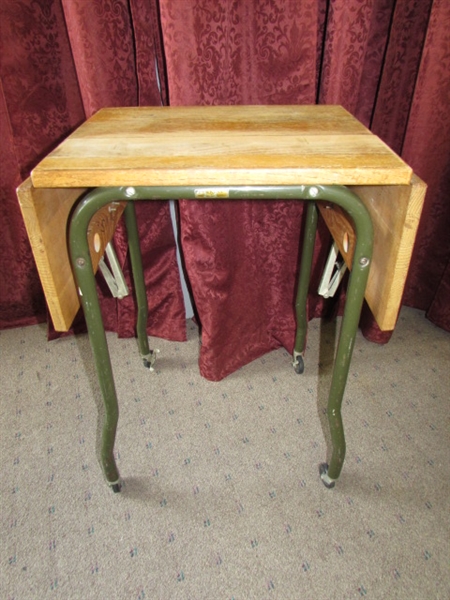 VINTAGE ROYAL TYPEWRITER WITH ROLLING TABLE