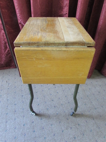 VINTAGE ROYAL TYPEWRITER WITH ROLLING TABLE