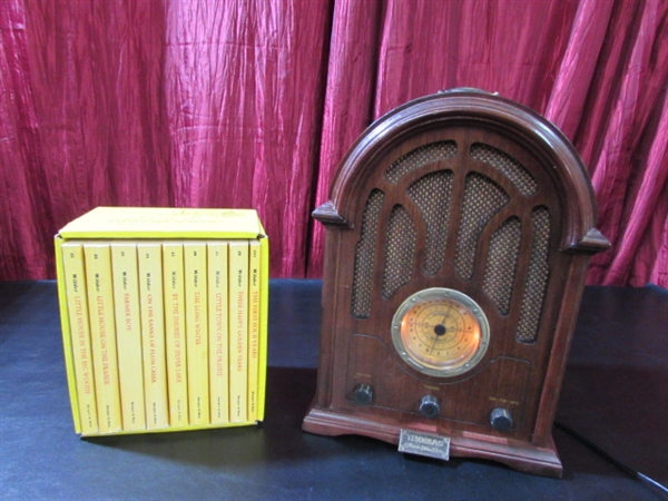 VINTAGE STYLE RADIO/TAPE PLAYER & BOOKS