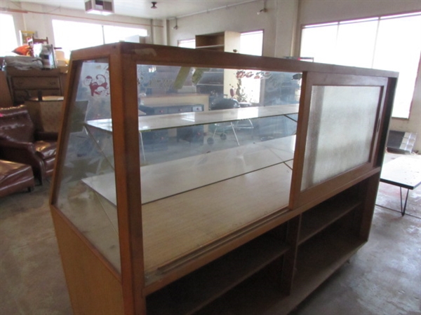 LARGE DISPLAY CABINET