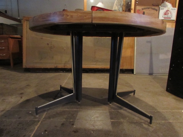 VINTAGE DINING ROOM TABLE